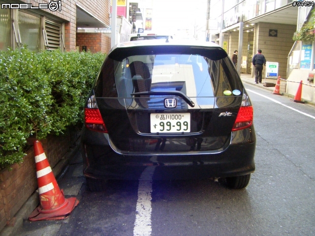 日本原廠的FIT...不知道第幾代...