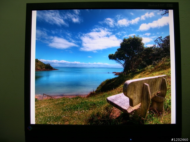 [開箱文]VIEWSONIC VX2433WM 24吋 FULL HD LCD 開箱!