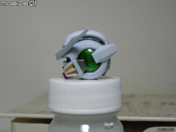 [分享]1/100能天使鋼彈雪崩式樣-迷彩塗裝(追加高亮度相片)
