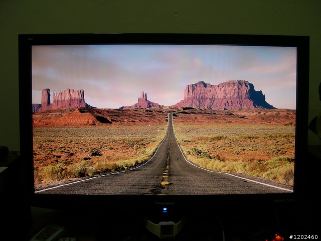 [開箱文]VIEWSONIC VX2433WM 24吋 FULL HD LCD 開箱!