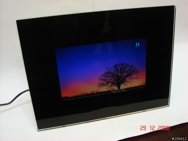 [分享]Comxion Ufoto 700WD七吋 數位相框開箱文
