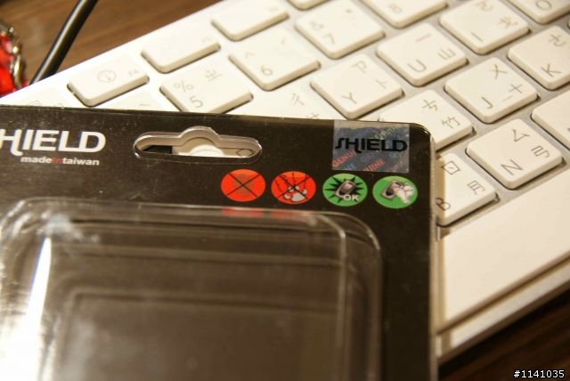 （開箱文）我的iphone新衣服 mit  SHIELD