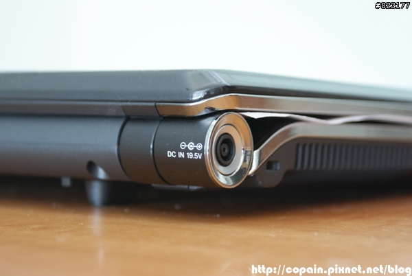 沒有箱子之VAIO AW開箱文(12/28 update)