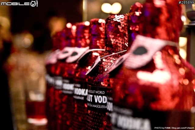 [分享] Absolut Vodka 媚舞炫裝限量版