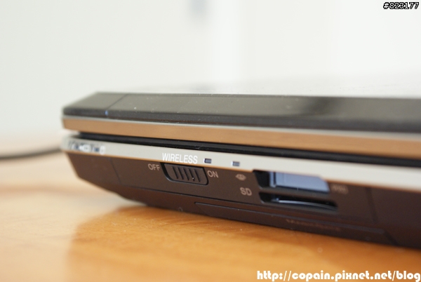 沒有箱子之VAIO AW開箱文(12/28 update)