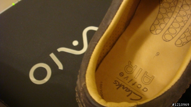 分享平價休閒鞋(CLARKS)