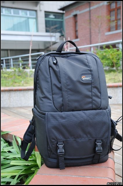 [分享]雙肩彈弓手Lowepro Fastpack 250