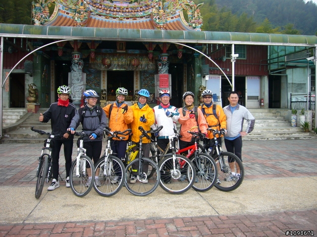 [分享]恨無月之大坑凌雲寺藥繕排骨湯之旅－凡骨篇