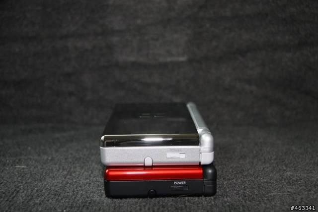 [分享]Club Nintendo限量版NDSL Premium Silver