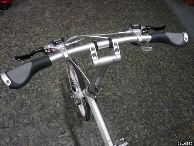 分享朋友的Dahon Mu-P8 六活塞碟煞改裝版~~