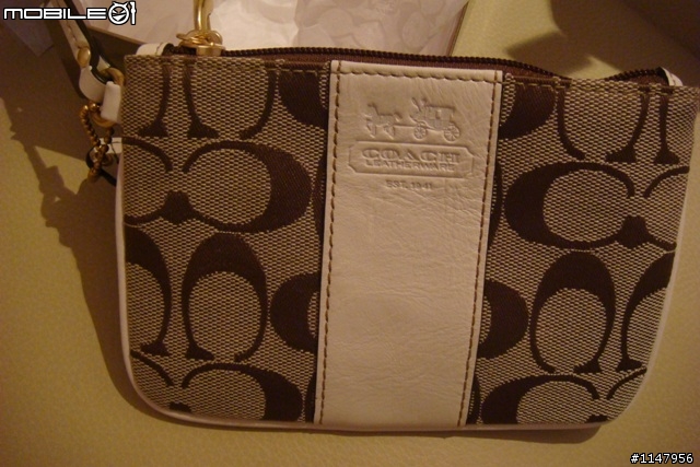 Coach Leatherware EST. 1941經典的C logo 咖啡色 手拿包
