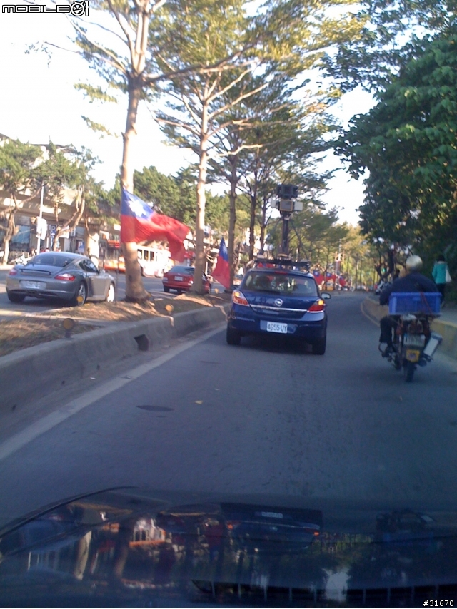 台北街頭發現 google street view 掃街車