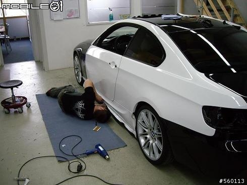汽車包膜????還是快速換漆???有大大知道嗎???(已補照片囉)