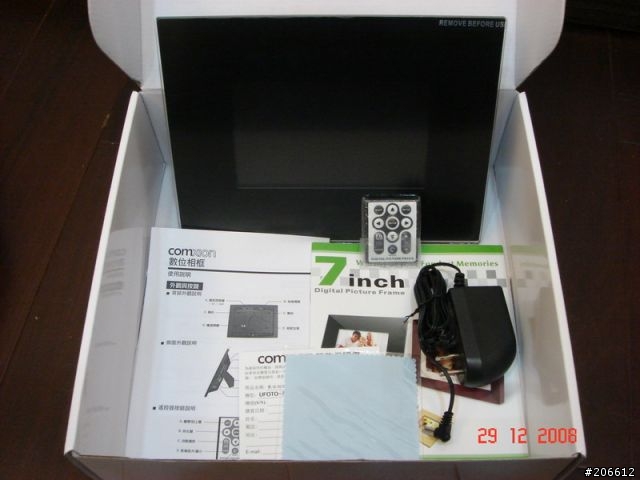 [分享]Comxion Ufoto 700WD七吋 數位相框開箱文