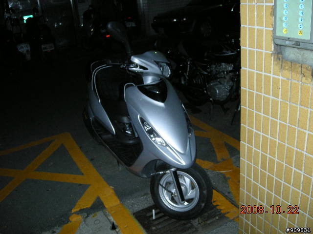 [分享] 低調高手125R~