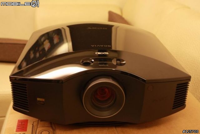 [分享]Sony新款SXRD投影機VPL-HW10不專業開箱文