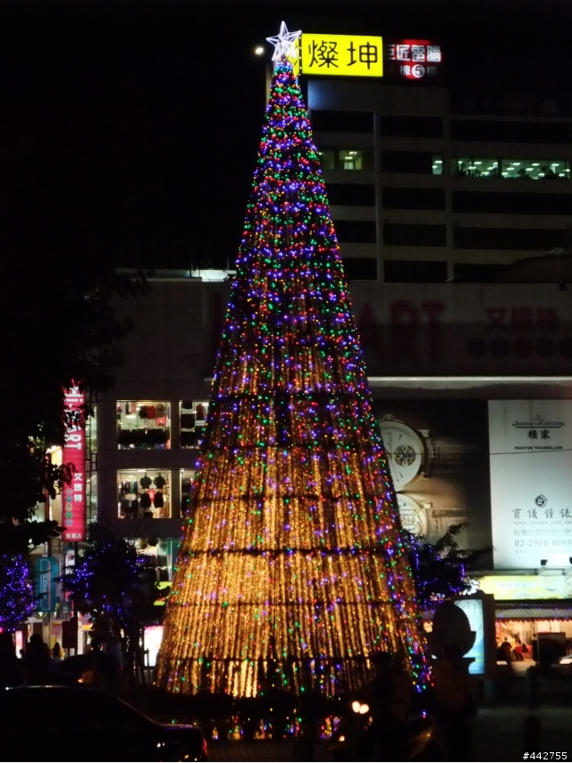 Merry Christmas~一起來分享聖誕節的氣氛吧^Q^