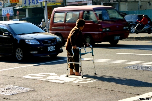 《台中》如果你認識這位阿媽,請通知她的家人