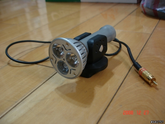 DIY  三個P4 LED高亮度自行車燈，稍後補上完整燈型