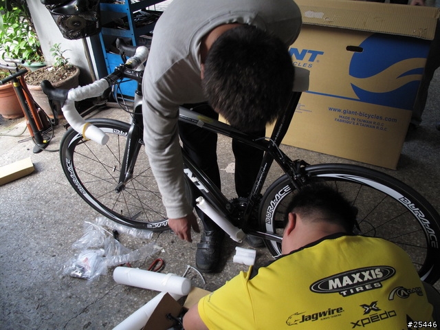 新增心得在39樓-09 GIANT TCR ADVANCED SL TEAM 開箱快閃文