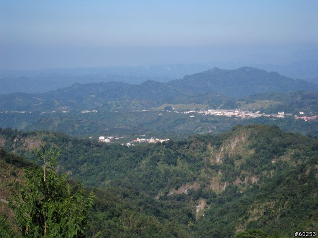 南投縣 鹿谷小半天→山豬湖產業道路→大崙山→羊彎→溪頭→鹿谷小半天