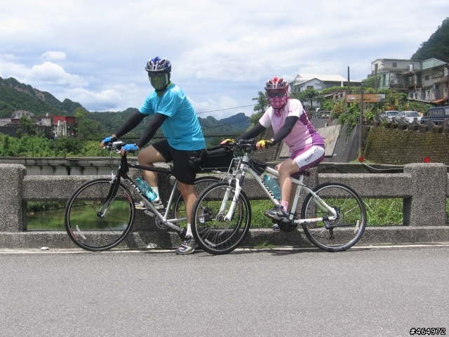 「 いい ふうふ 」11月22日 好夫妻日   --   優遊山林有女王與我同行