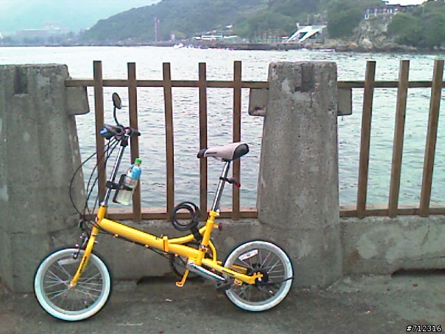威寶腳踏車(小黃)=台哥大腳踏車(小白)=美利達 fb-106 改..改...改...16吋雙盤無敵小折