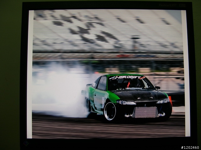[開箱文]VIEWSONIC VX2433WM 24吋 FULL HD LCD 開箱!