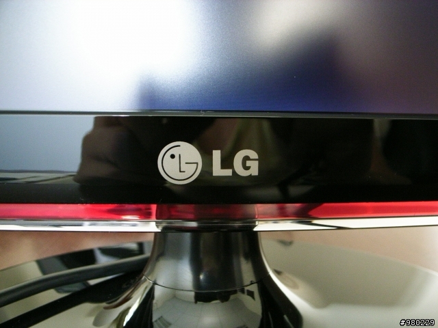 [ 開箱 ] 拜請拜請 之 LG W2261V 夢中開箱