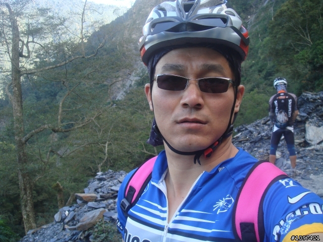 勇腳雙人組闖多納林道.......成功
