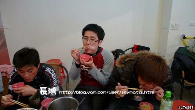 【臨時約吃】12/6(六) 下午四點 藥膳麻辣魯味 一樓有照片