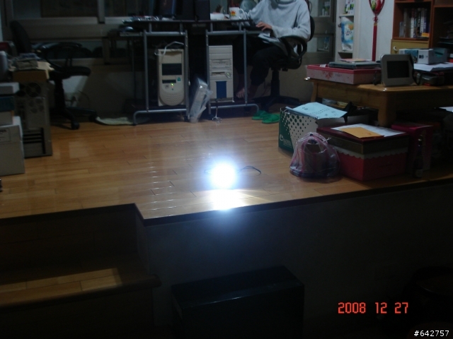 DIY  三個P4 LED高亮度自行車燈，稍後補上完整燈型