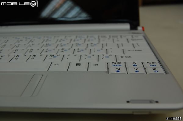 [阿咪愛開箱]遲來的巧遇 宏碁Acer Aspire One 珍珠白小筆電