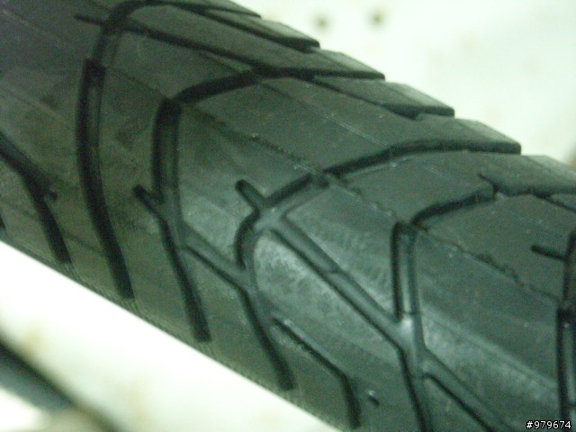 {分享}便宜又不錯車胎26*1.5(才3佰多元)