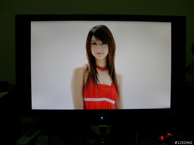 [開箱文]VIEWSONIC VX2433WM 24吋 FULL HD LCD 開箱!
