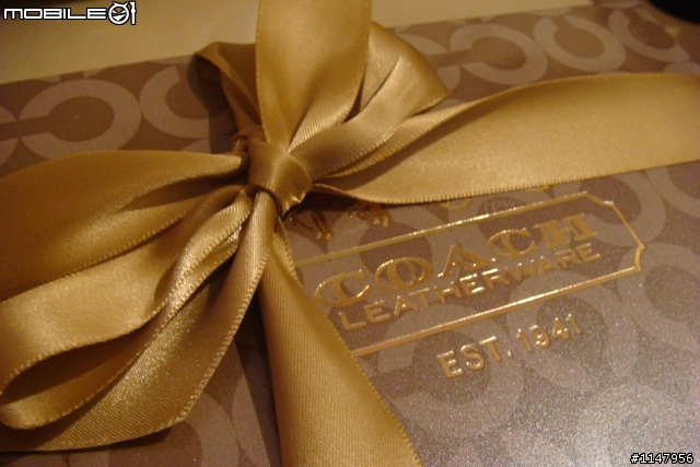Coach Leatherware EST. 1941經典的C logo 咖啡色 手拿包