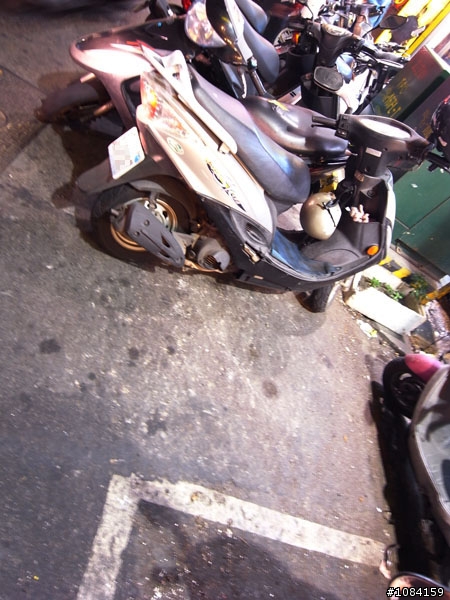 這也算是路邊公有停車場???