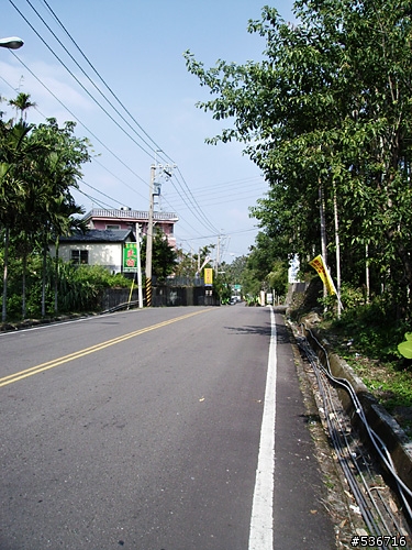 嘰嘰叫! = 單速淑女車  上古坑喝咖啡 = (圖多)
