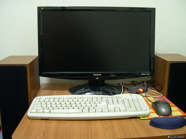 [開箱文]VIEWSONIC VX2433WM 24吋 FULL HD LCD 開箱!