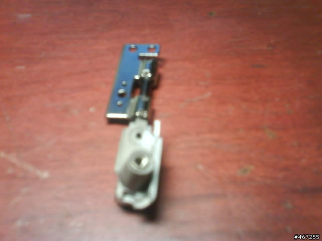 筆電機殼斷裂．．．．