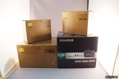 同父異母的差異血統Fujifilm S5Pro VS Nikon D80
