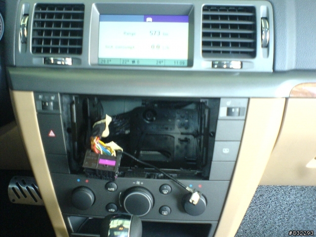 在Vectra 2.8t 上將CDC40 OPERA改裝成DVD 80 MMEDIA