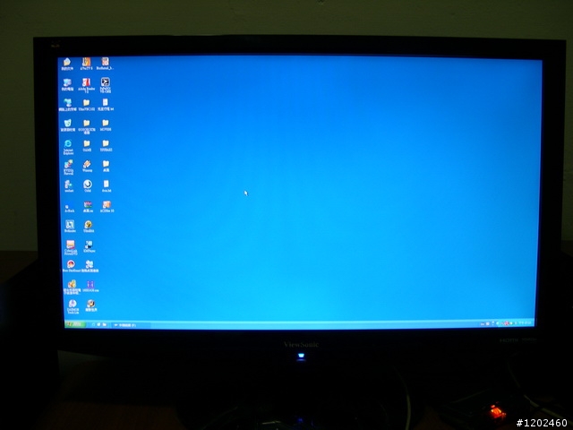 [開箱文]VIEWSONIC VX2433WM 24吋 FULL HD LCD 開箱!