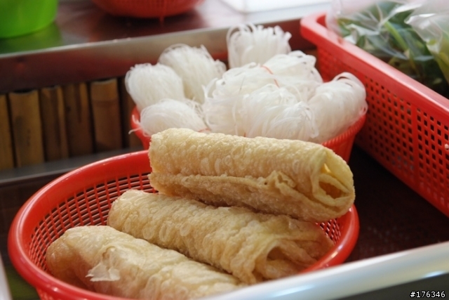 【臨時約吃】12/6(六) 下午四點 藥膳麻辣魯味 一樓有照片