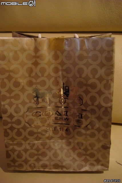 Coach Leatherware EST. 1941經典的C logo 咖啡色 手拿包