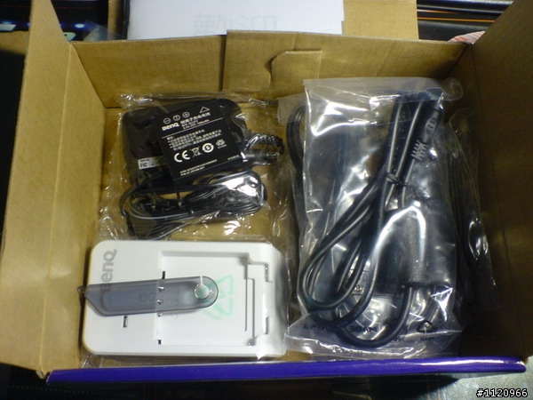 BENQ-E1050t剛出爐又不專業的開箱文