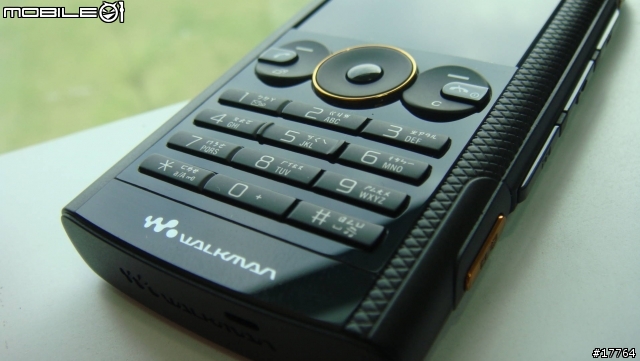 [喚醒體內的W細胞]Sony Ericsson W902 搖滾上市