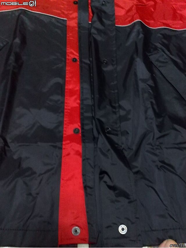 [分享]天德牌 兩件式雨衣 內建鞋套的超強發明