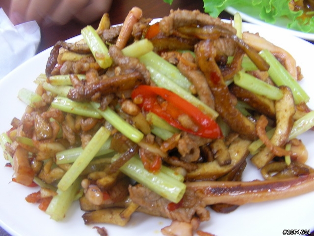 三多平價食堂(熱炒59元,炒青菜29元)