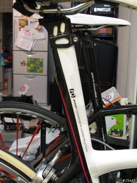 新增心得在39樓-09 GIANT TCR ADVANCED SL TEAM 開箱快閃文
